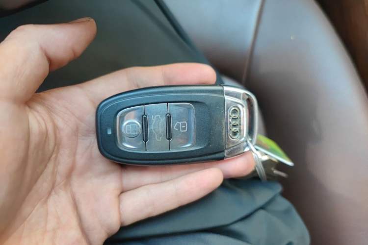 Used Audi A6 2017 Avant 35 TFSI Fashion Model Vehicle Key