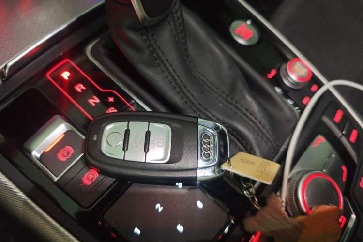 Used Audi A6 2017 Avant 40 TFSI Sport Edition Vehicle Key
