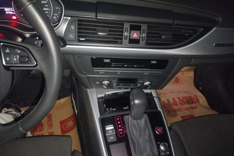 Used Audi A6 2017 Avant 40 TFSI Sport Edition Audio And AC Panel