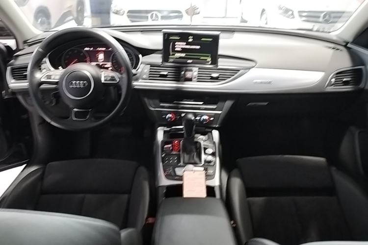 Used Audi A6 2017 Avant 40 TFSI Sport Edition Center Console
