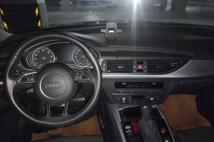 Used Audi A6 2017 Avant 40 TFSI Sport Edition Center Console