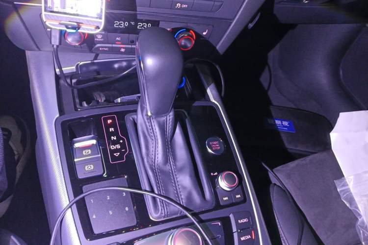 Used Audi A6 2017 Avant 40 TFSI Sport Edition Gear Lever