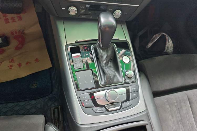Used Audi A6 2017 Avant 40 TFSI Sport Edition Gear Lever