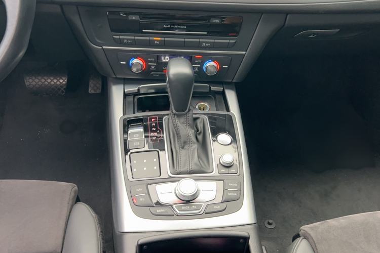 Used Audi A6 2017 Avant 40 TFSI Sport Edition Gear Lever