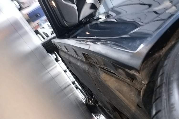 Used Audi A6 2017 Avant 40 TFSI Sport Edition Left Side Sill