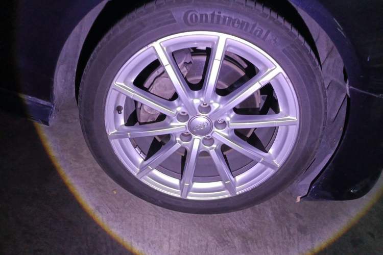 Used Audi A6 2017 Avant 40 TFSI Sport Edition Right Front Wheel Hub