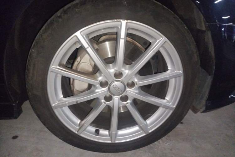 Used Audi A6 2017 Avant 40 TFSI Sport Edition Right Front Wheel Hub