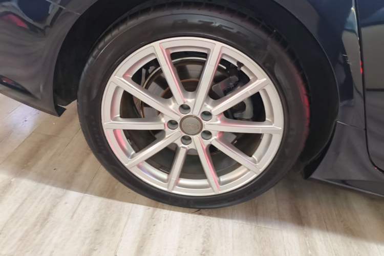 Used Audi A6 2017 Avant 40 TFSI Sport Edition Right Rear Wheel Hub