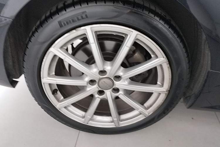 Used Audi A6 2017 Avant 40 TFSI Sport Edition Right Rear Wheel Hub