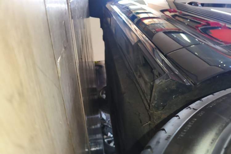 Used Audi A6 2017 Avant 40 TFSI Sport Edition Right Side Sill