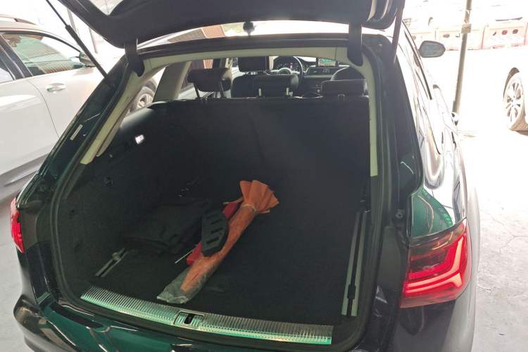 Used Audi A6 2017 Avant 40 TFSI Sport Edition Trunk
