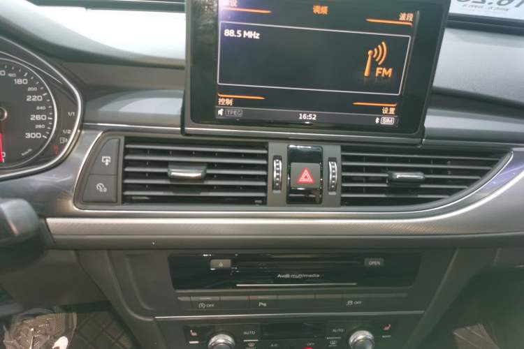 Used Audi A6 2017 Avant 40 TFSI Sport Edition Audio And AC Panel