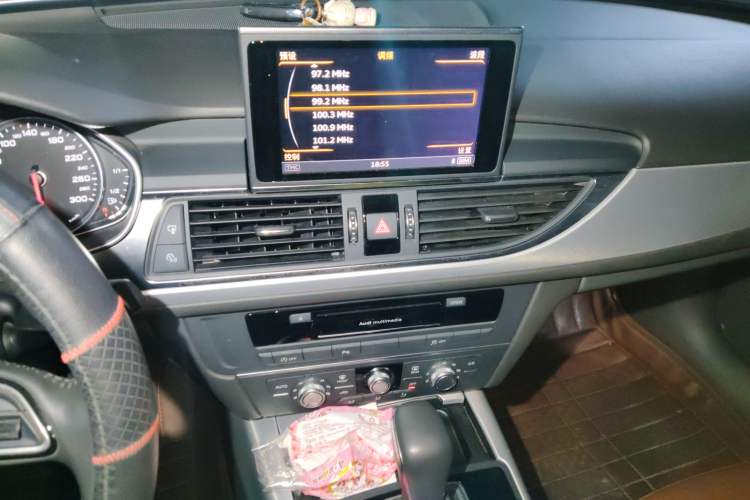 Used Audi A6 2017 Avant 35 TFSI Fashion Model Audio And AC Panel