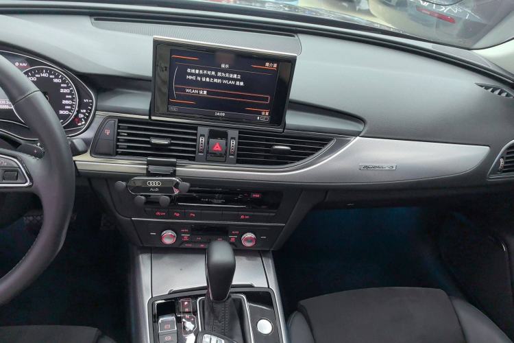 Used Audi A6 2017 Avant 40 TFSI Sport Edition Center Console