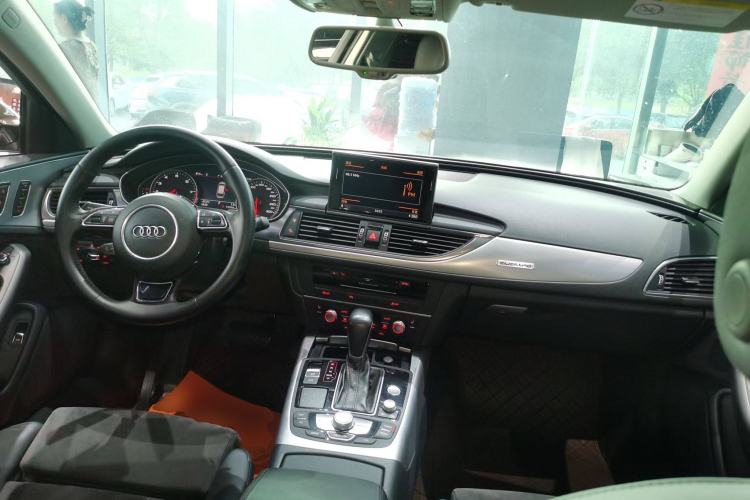 Used Audi A6 2017 Avant 40 TFSI Sport Edition Center Console