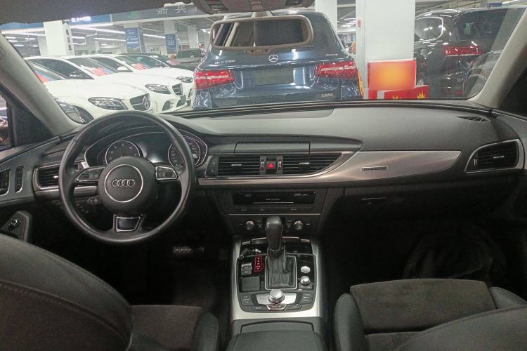 Used Audi A6 2017 Avant 40 TFSI Sport Edition Center Console
