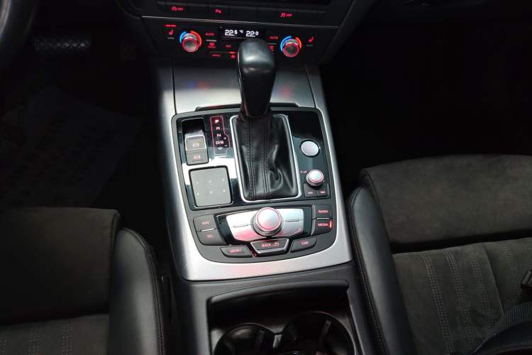 Used Audi A6 2017 Avant 40 TFSI Sport Edition Gear Lever