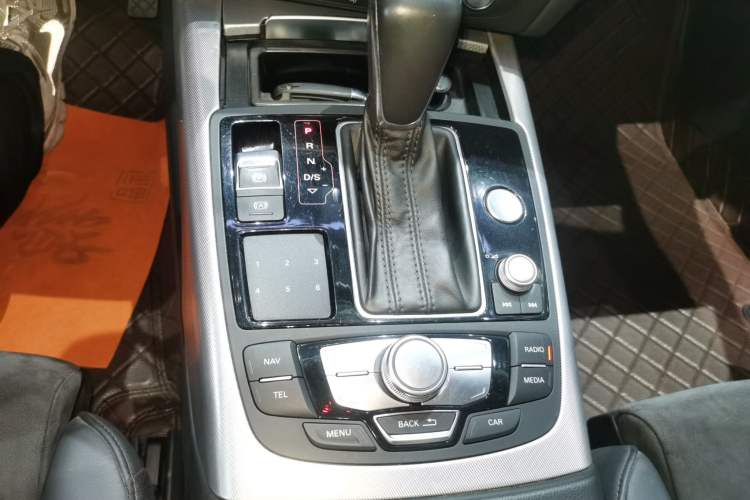 Used Audi A6 2017 Avant 40 TFSI Sport Edition Gear Lever