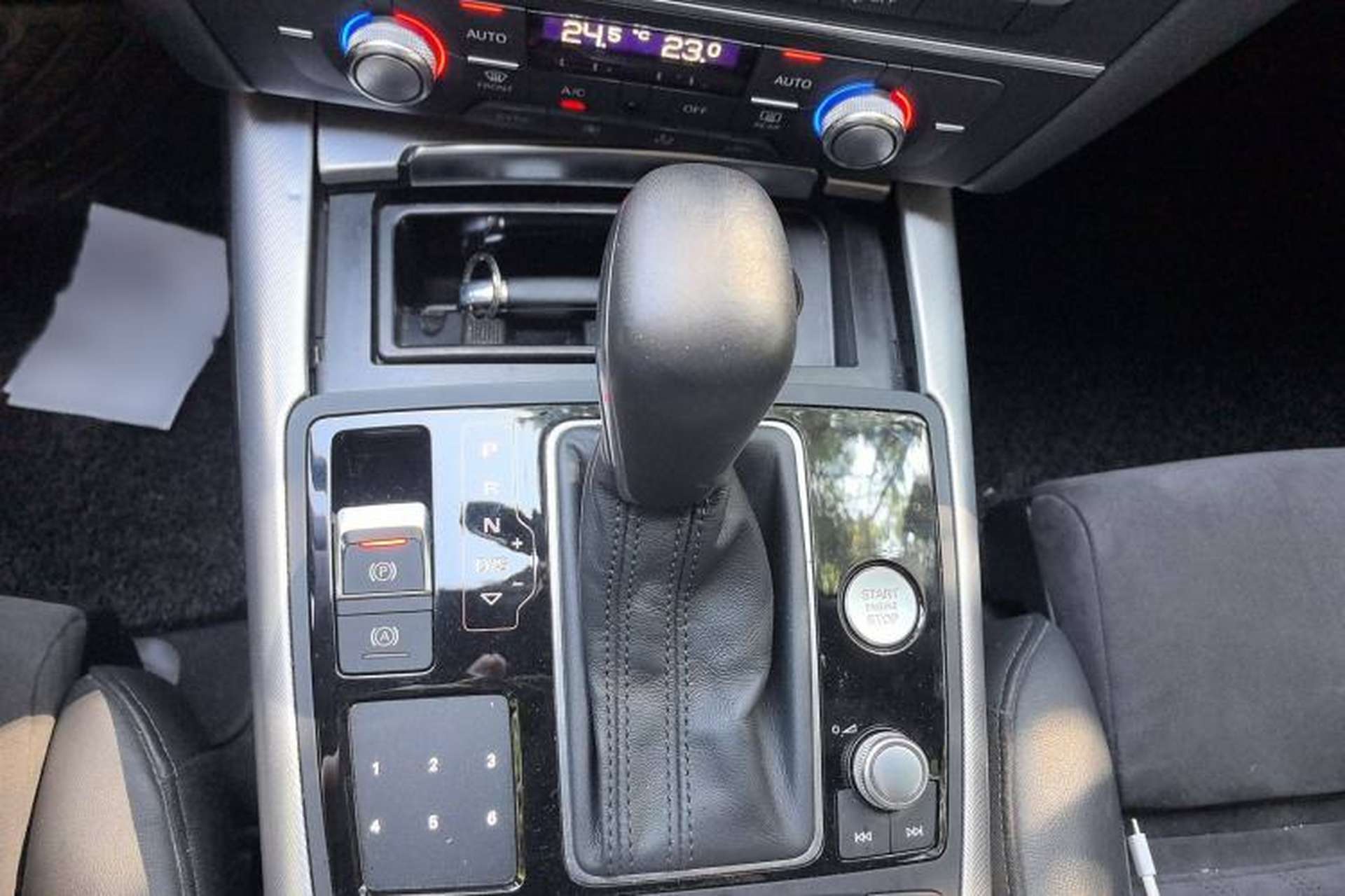 Used Audi A6 2017 Avant 40 TFSI Sport Edition Gear Lever