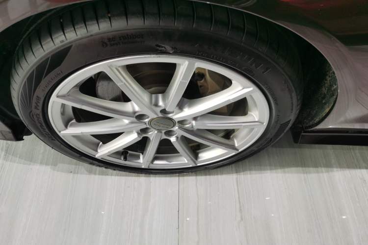 Used Audi A6 2017 Avant 40 TFSI Sport Edition Left Front Wheel Hub