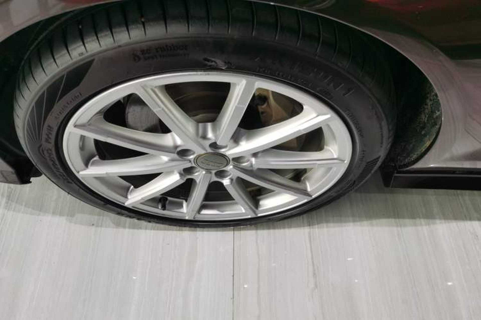 Used Audi A6 2017 Avant 40 TFSI Sport Edition Left Front Wheel Hub