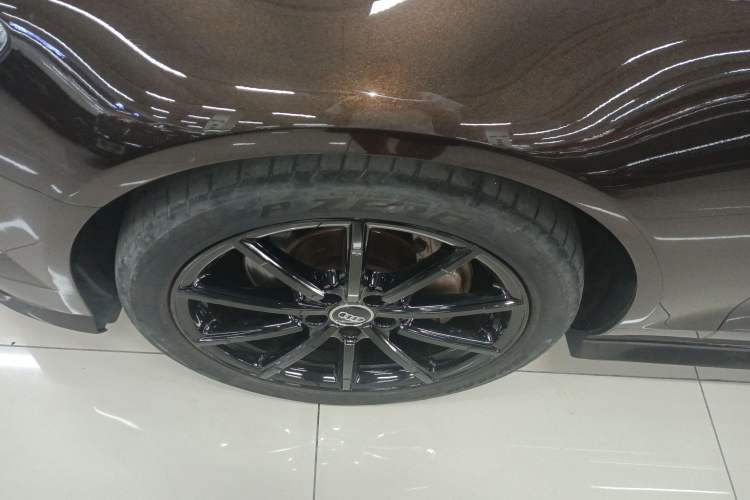 Used Audi A6 2017 Avant 40 TFSI Sport Edition Left Front Wheel Hub