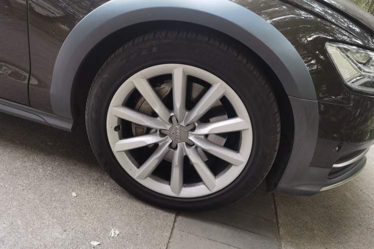 Used Audi A6 2017 3.0T allroad quattro Right Front Wheel Hub