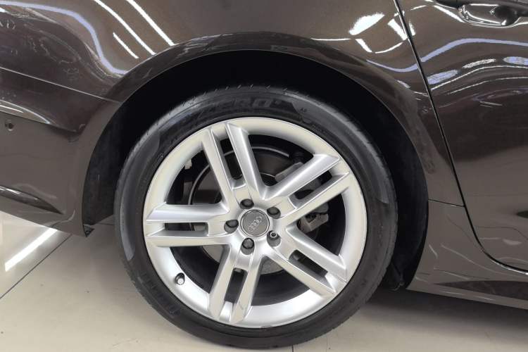 Used Audi A6 2017 Avant 40 TFSI Sport Edition Right Rear Wheel Hub