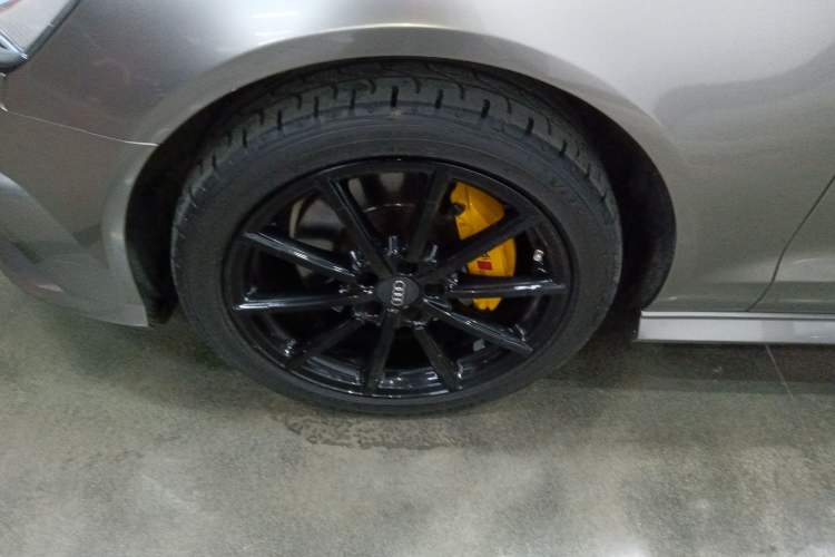 Used Audi A6 2017 Avant 40 TFSI Sport Edition Left Front Wheel Hub