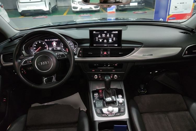 Used Audi A6 2017 Avant 40 TFSI Sport Edition Center Console