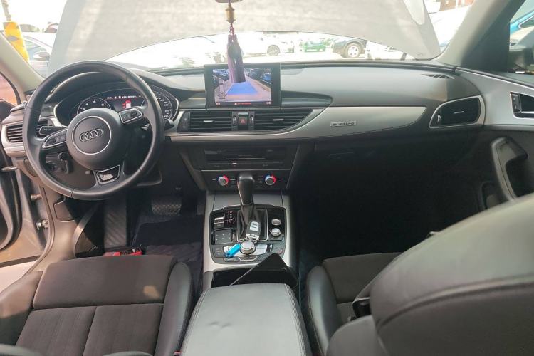 Used Audi A6 2017 Avant 40 TFSI Sport Edition Center Console