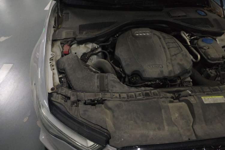 Used Audi A6 2017 Avant 40 TFSI Sport Edition Engine Bay Right