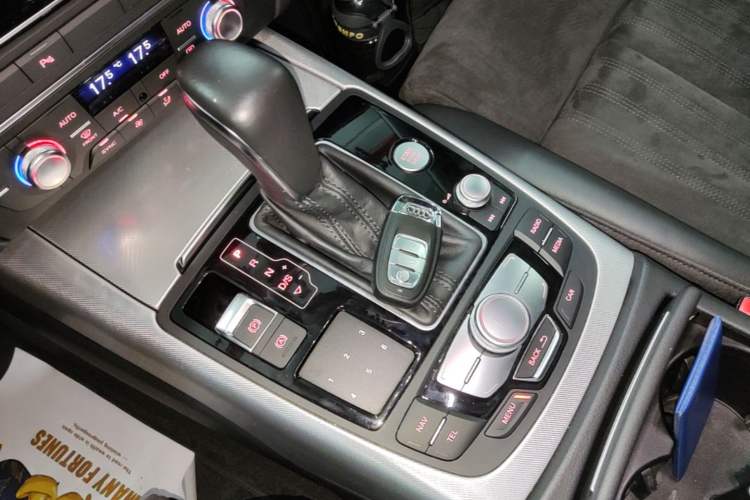 Used Audi A6 2017 Avant 40 TFSI Sport Edition Gear Lever