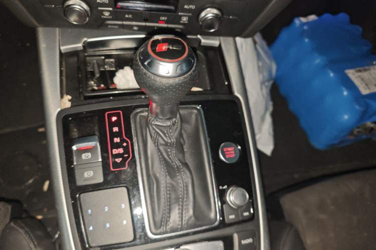 Used Audi A6 2017 Avant 40 TFSI Sport Edition Gear Lever