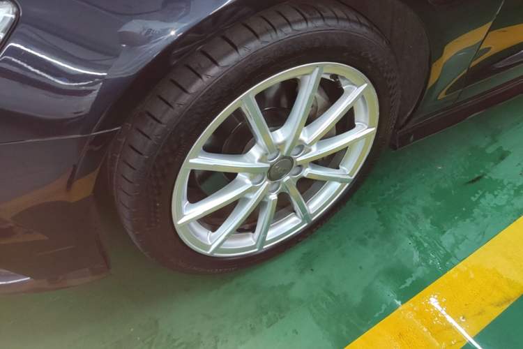 Used Audi A6 2017 Avant 40 TFSI Sport Edition Left Front Wheel Hub