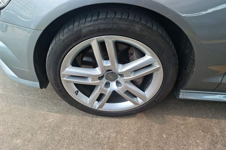 Used Audi A6 2017 Avant 40 TFSI Sport Edition Left Front Wheel Hub
