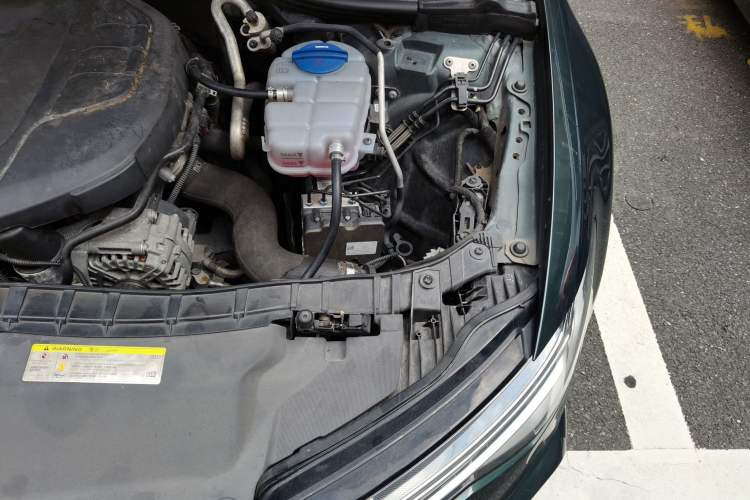 Used Audi A6 2017 Avant 40 TFSI Sport Edition Engine Bay Left