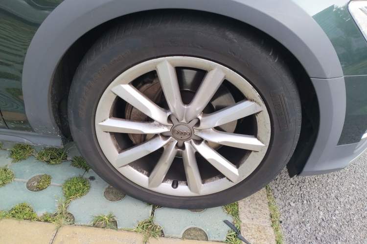 Used Audi A6 2017 3.0T allroad quattro Right Front Wheel Hub