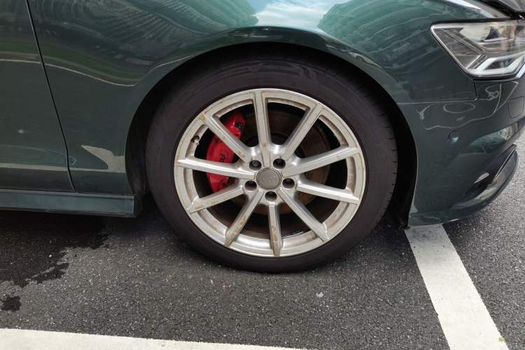 Used Audi A6 2017 Avant 40 TFSI Sport Edition Right Front Wheel Hub