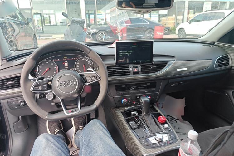 Used Audi A6 2017 Avant 40 TFSI Sport Edition Center Console