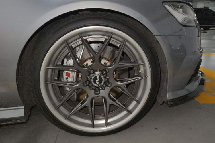 Used Audi A6 2017 Avant 40 TFSI Sport Edition Right Front Wheel Hub