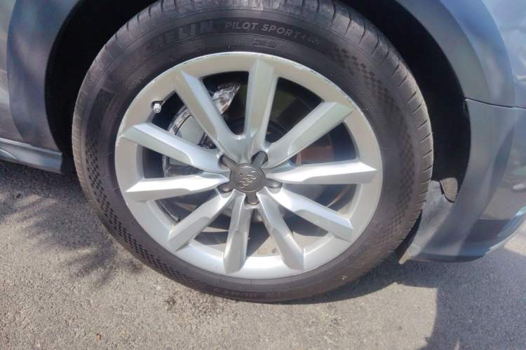 Used Audi A6 2017 3.0T allroad quattro Right Front Wheel Hub