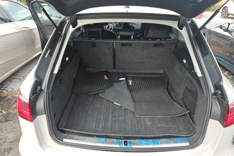 Used Audi A6 2017 Avant 40 TFSI Sport Edition Trunk