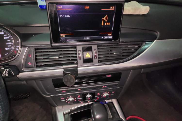 Used Audi A6 2017 Avant 35 TFSI Fashion Model Audio And AC Panel