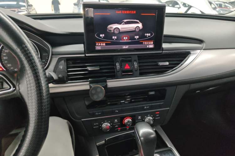 Used Audi A6 2017 Avant 35 TFSI Fashion Model Audio And AC Panel
