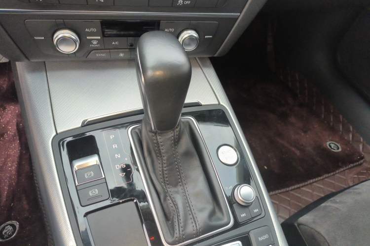 Used Audi A6 2017 Avant 40 TFSI Sport Edition Gear Lever