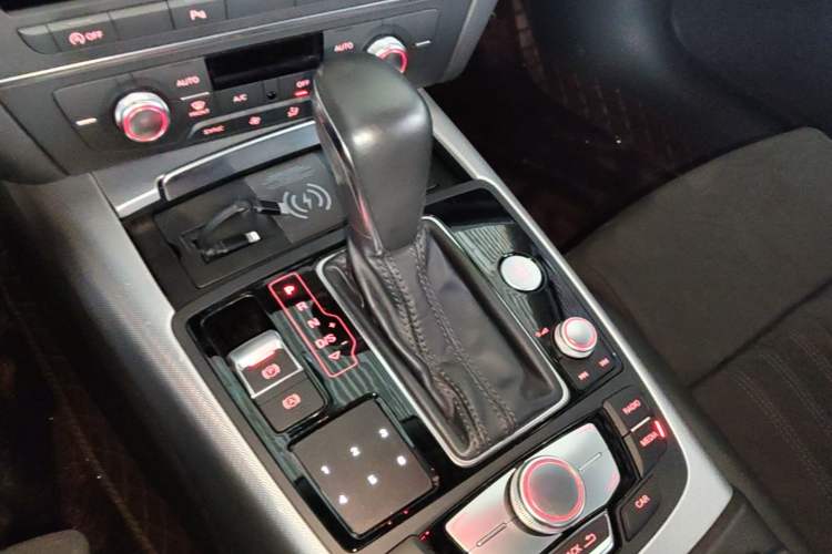 Used Audi A6 2017 Avant 40 TFSI Sport Edition Gear Lever
