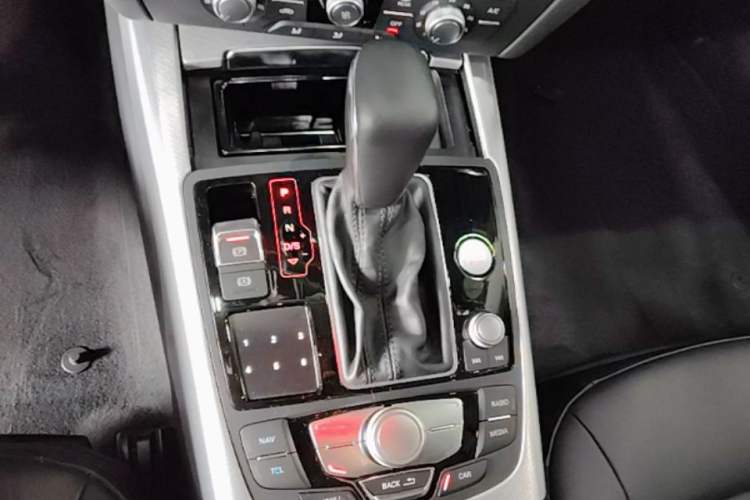 Used Audi A6 2017 Avant 35 TFSI Fashion Model Gear Lever
