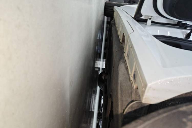 Used Audi A6 2017 Avant 35 TFSI Fashion Model Left Side Sill