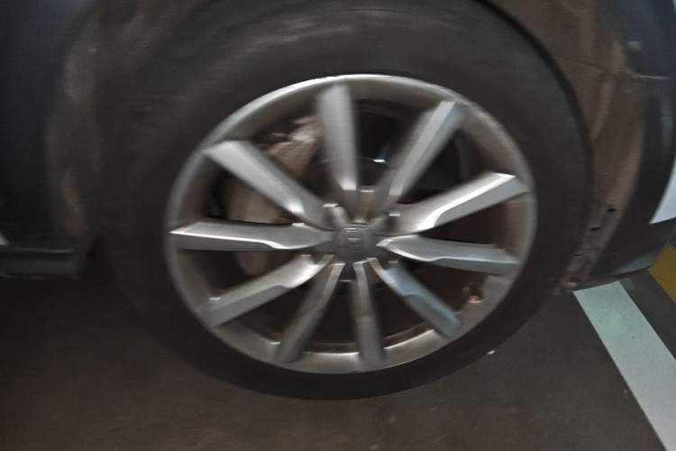 Used Audi A6 2017 3.0T allroad quattro Right Front Wheel Hub